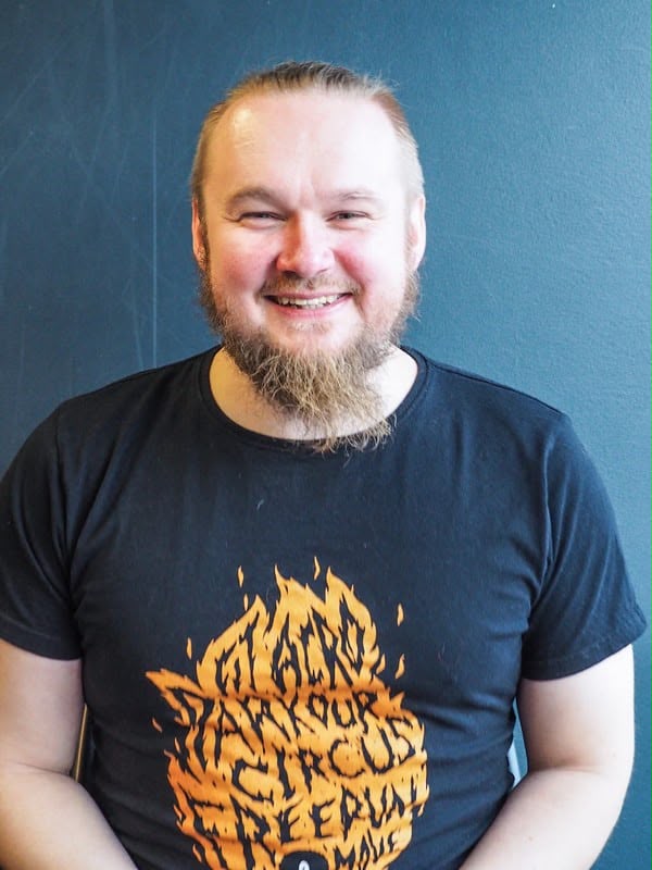 Pariakrobatiaa juhlaleirillä!